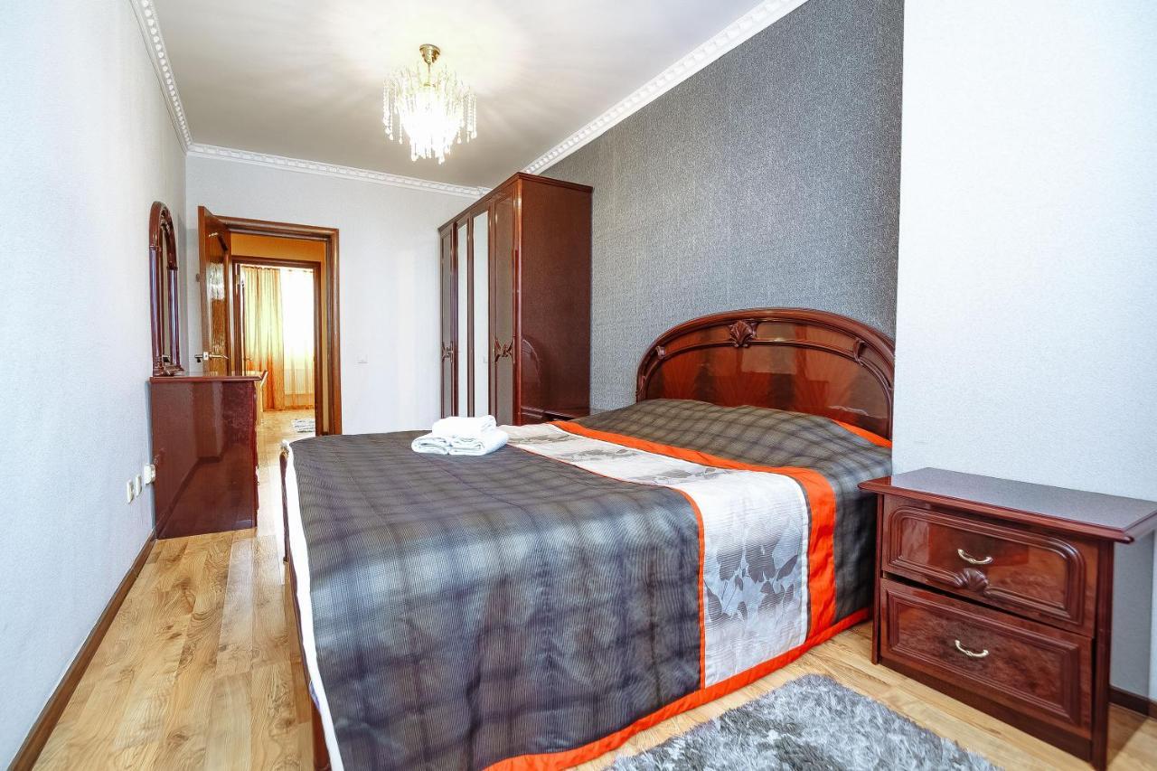 Two Bedroom Apartment On Syganak Street 64-1 Astana Luaran gambar