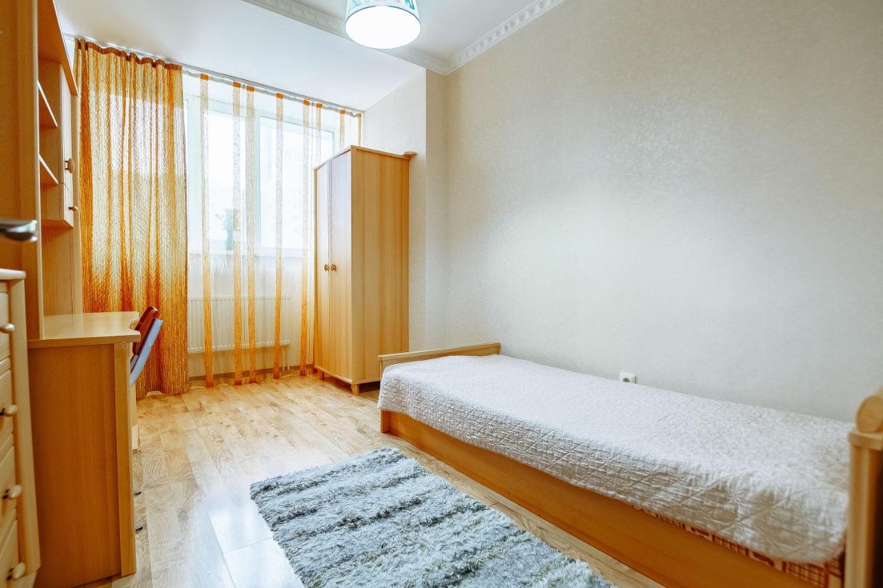 Two Bedroom Apartment On Syganak Street 64-1 Astana Luaran gambar